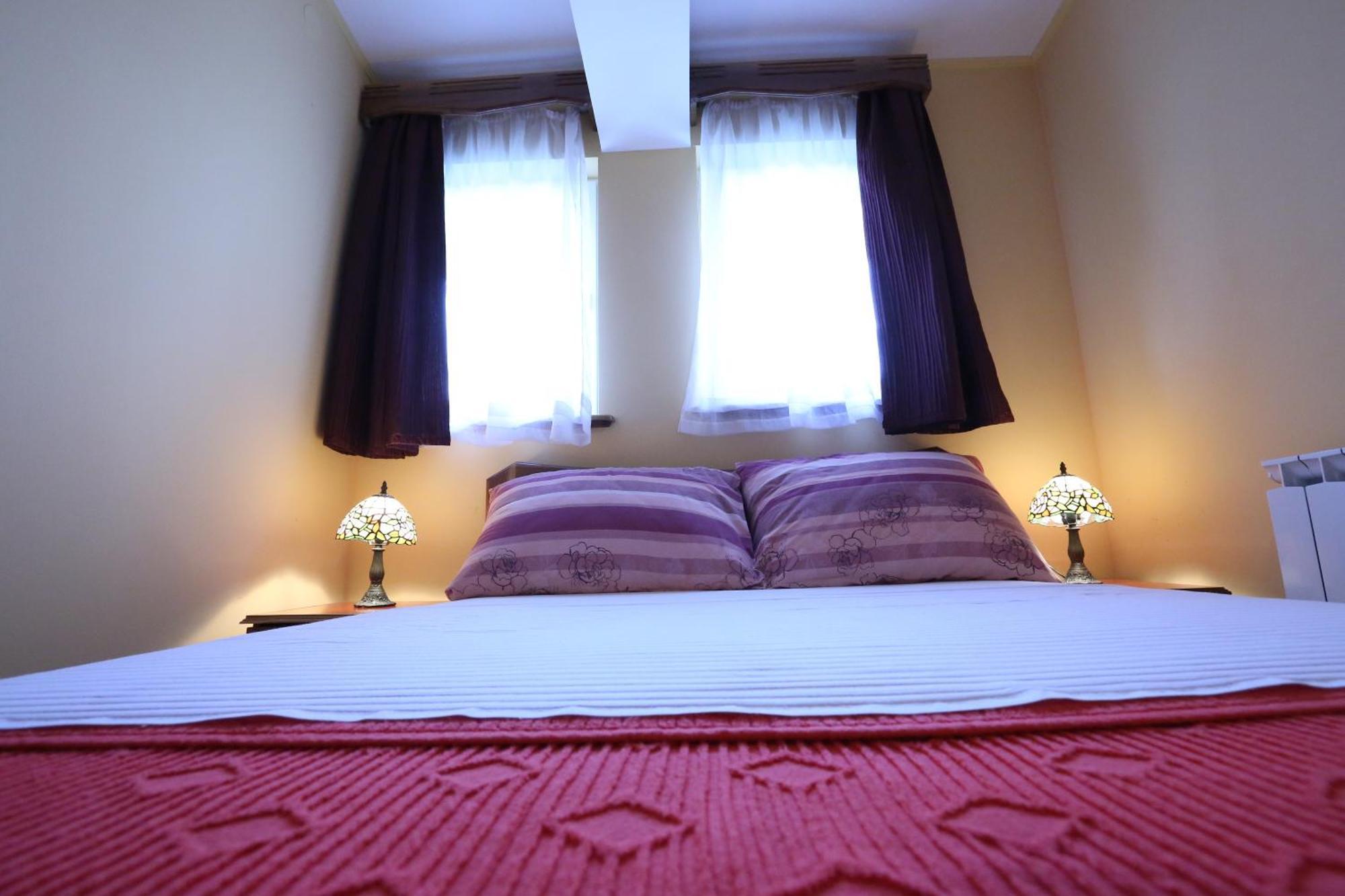 Apartments & Rooms Vienna Osijek Ngoại thất bức ảnh