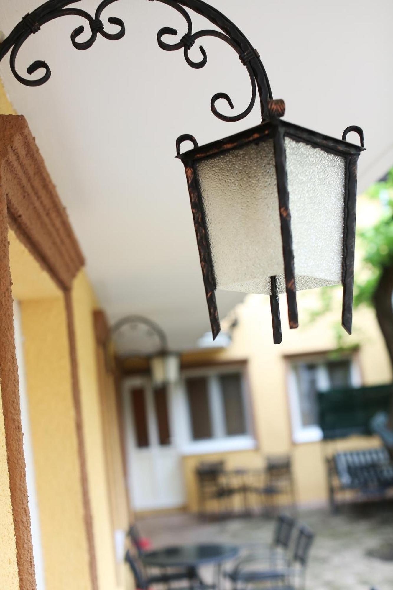 Apartments & Rooms Vienna Osijek Ngoại thất bức ảnh