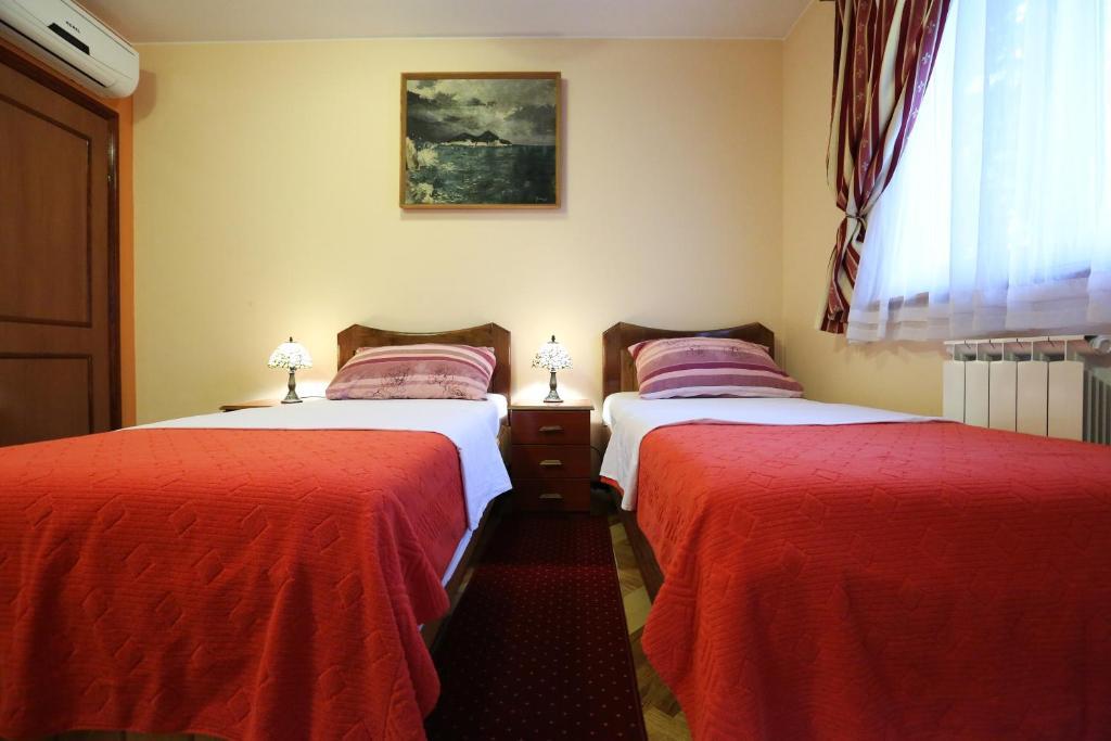 Apartments & Rooms Vienna Osijek Ngoại thất bức ảnh