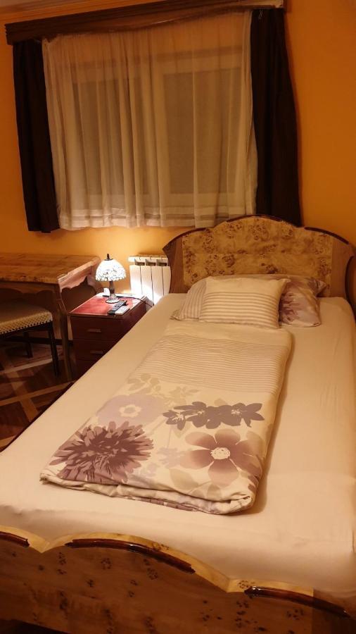 Apartments & Rooms Vienna Osijek Phòng bức ảnh